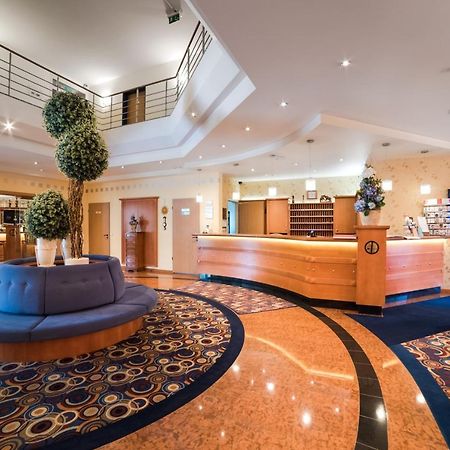 Hotel Partner Warschau Buitenkant foto