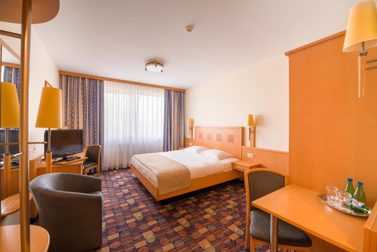 Hotel Partner Warschau Buitenkant foto