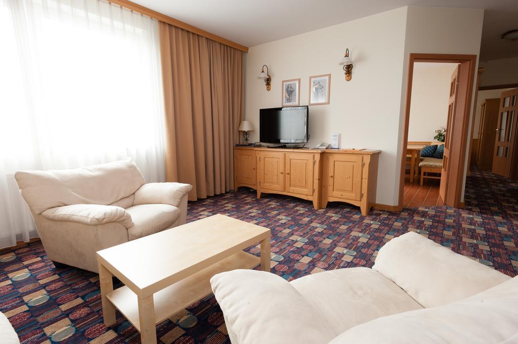 Hotel Partner Warschau Buitenkant foto