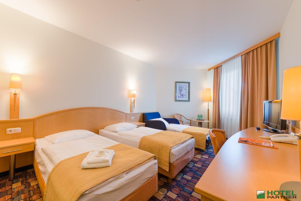 Hotel Partner Warschau Buitenkant foto