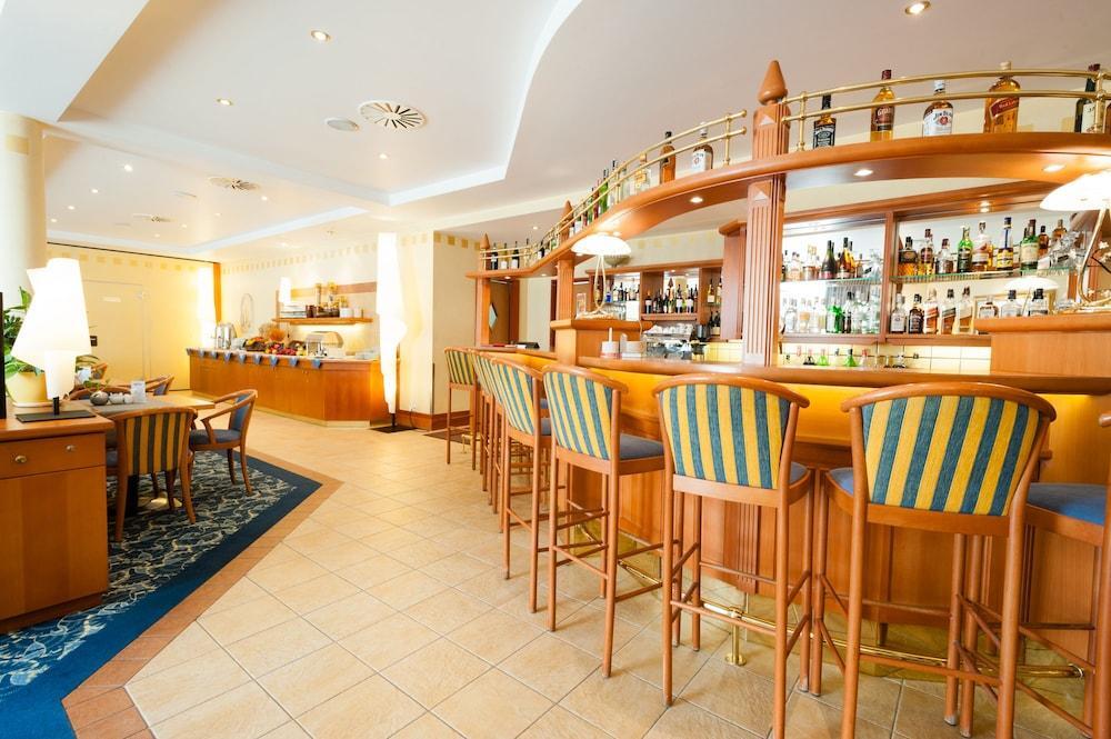 Hotel Partner Warschau Buitenkant foto